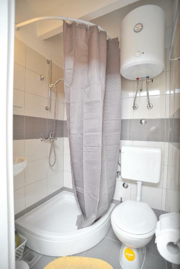 Apartments Sonia & Ana Trogir Bagian luar foto