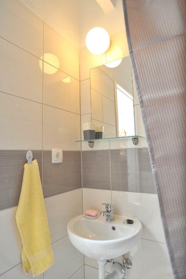 Apartments Sonia & Ana Trogir Bagian luar foto