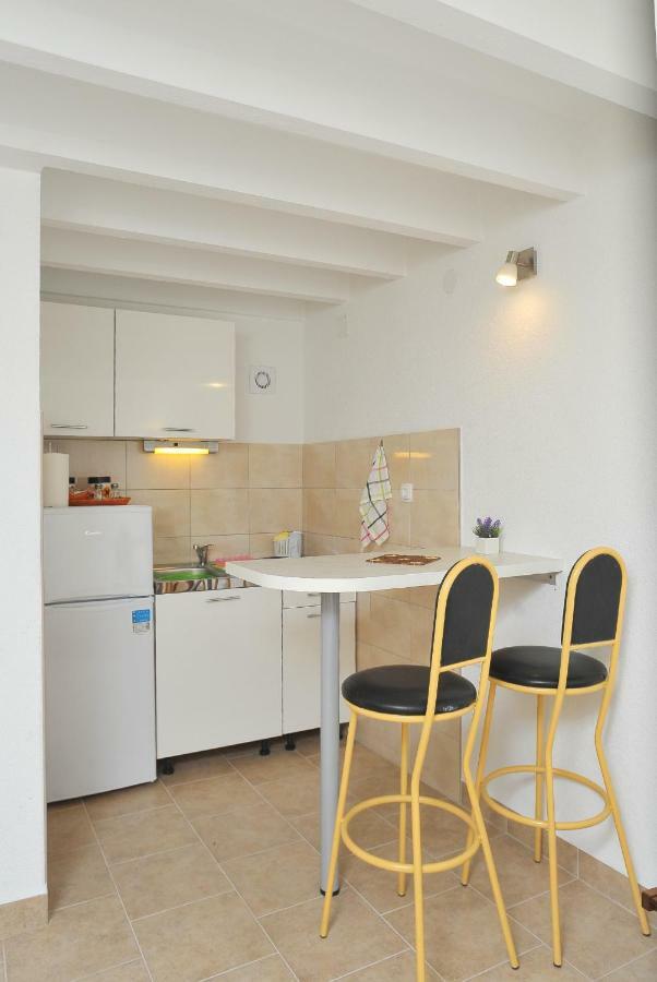 Apartments Sonia & Ana Trogir Bagian luar foto
