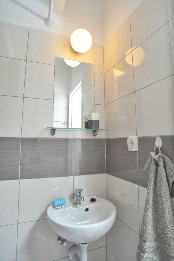 Apartments Sonia & Ana Trogir Bagian luar foto